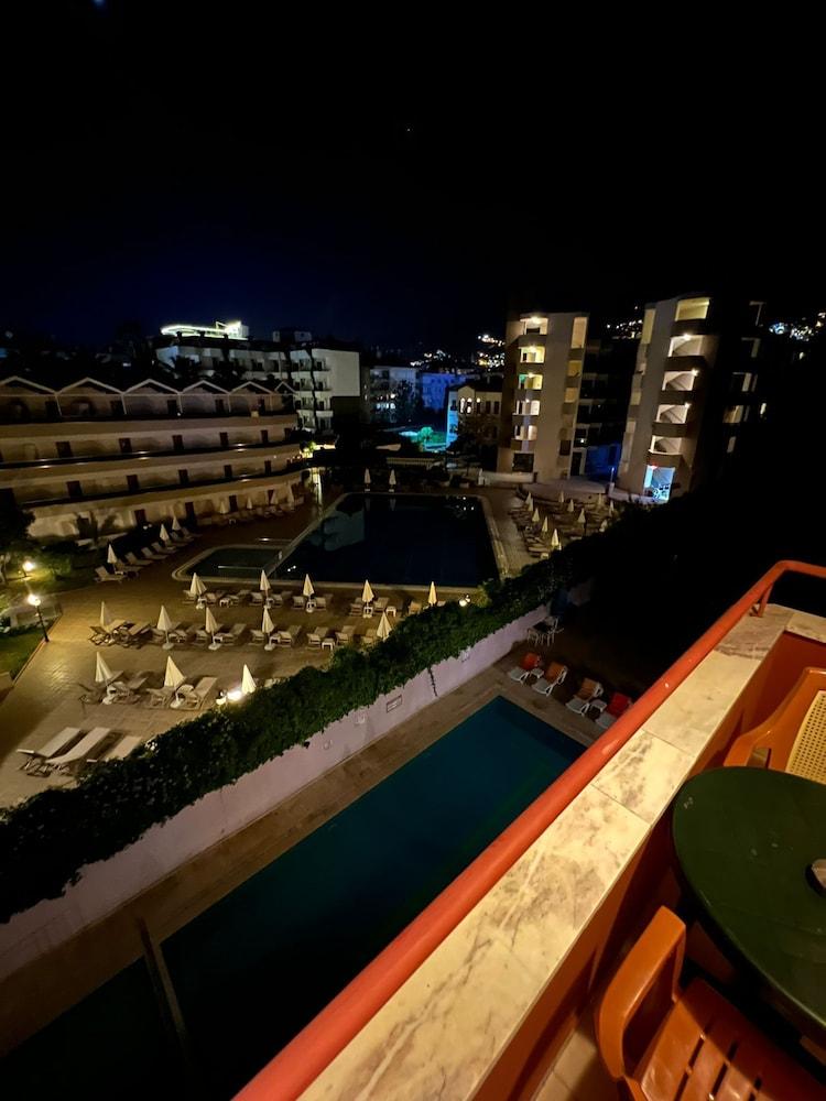 Maren Beach Apart Hotel Аланія Екстер'єр фото